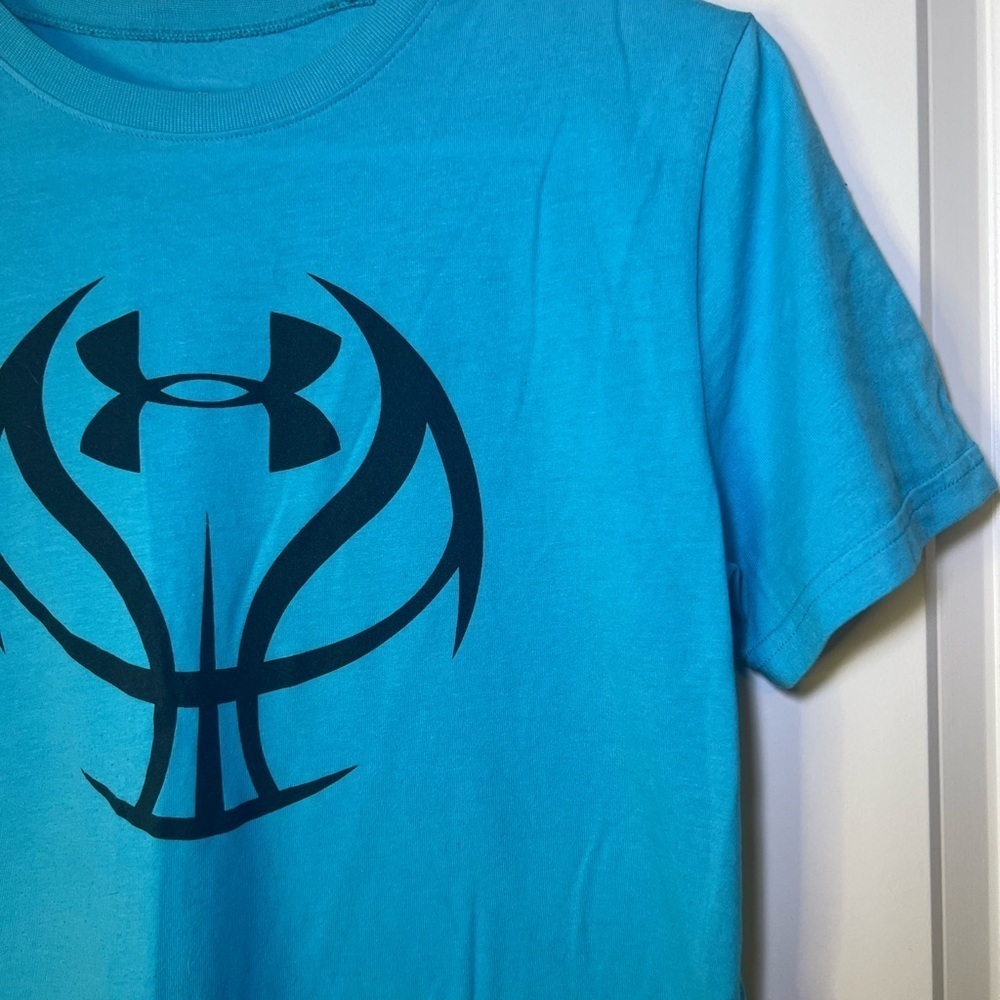 Under Armour Blue Short Sleeve Tee with Graphic Design - Picture 2 of 4